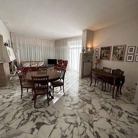 Le Rose Di Emma Villa Bordighera Eksteriør billede