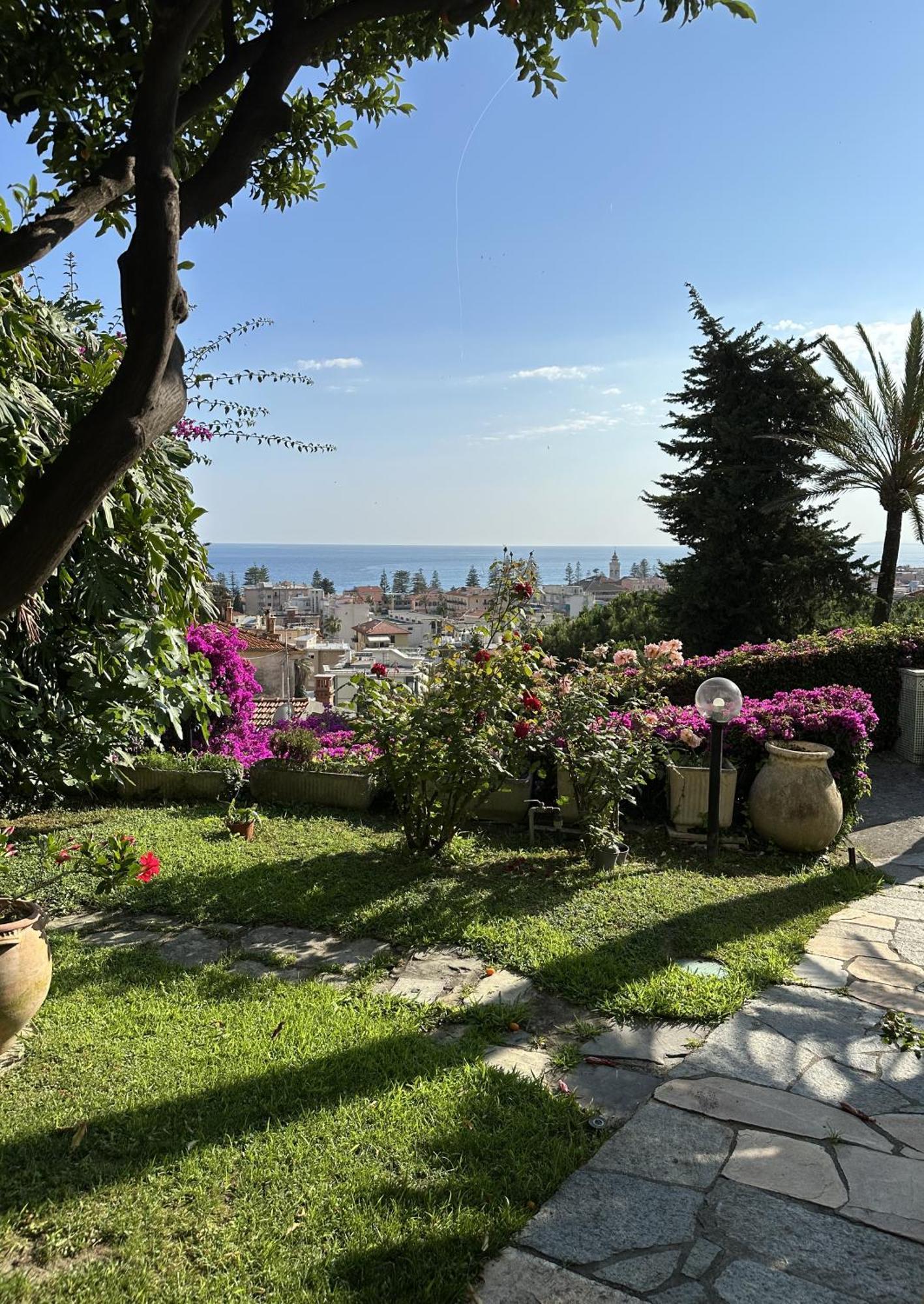 Le Rose Di Emma Villa Bordighera Eksteriør billede